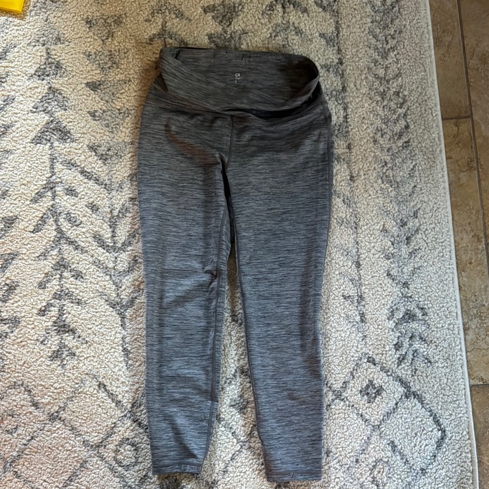Gapfit Grey 3/4 -never worn Leggings